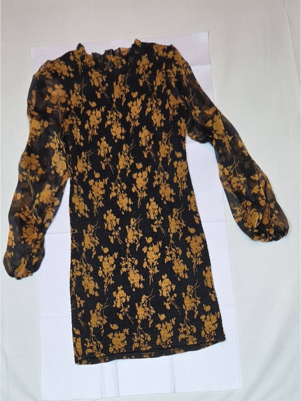 O.Vianca Fall Into Floral Smocked Mini Dress Size M EUC